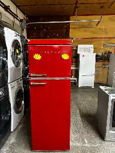 Galanz Retro Refrigerator - Photo 8