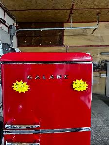 Galanz Retro Refrigerator - Photo 9