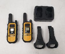 (9925443) DeWalt DXFRS800 Walkie Talkie