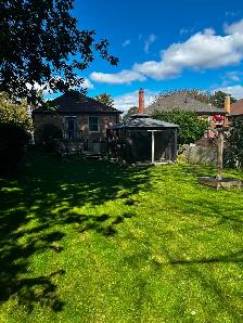 Nov.1 - Charming & Spotless Family Home - Prime Location!