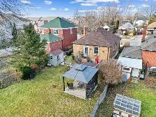 Nov.1 - Charming & Spotless Family Home - Prime Location! - Photo 9
