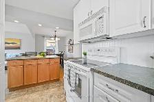 Nov.1 - Charming & Spotless Family Home - Prime Location! - Photo 14