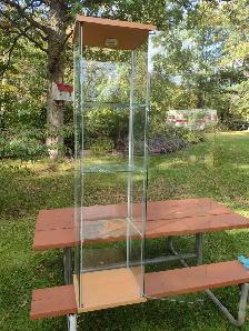 Glass 3 shelf display cabinet with light - Photo 6