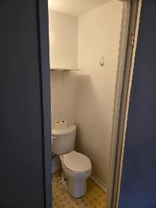 Private Room/Bathroom all inclusive /Church/Wellesley - Photo 7