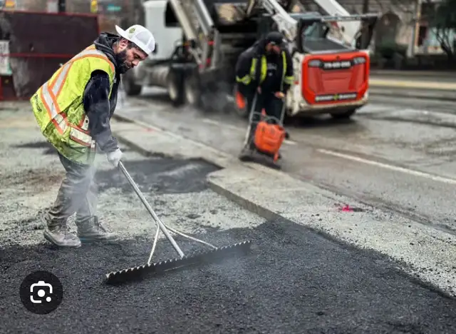 Asphalt workers needed on site
