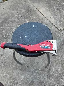 Milwaukee hammer tacker. - Photo 3