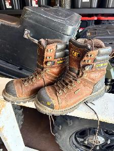CAT work boots Men’s 7 1/2 - Womens 8 1/2