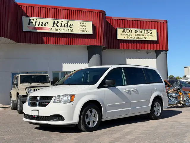 2011 Dodge Grand Caravan SXT ONLY 149,000KMS/STOW N GO