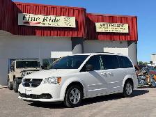 2011 Dodge Grand Caravan SXT ONLY 149,000KMS/STOW N GO