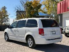 2011 Dodge Grand Caravan SXT ONLY 149,000KMS/STOW N GO - Photo 4