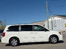 2011 Dodge Grand Caravan SXT ONLY 149,000KMS/STOW N GO - Photo 7