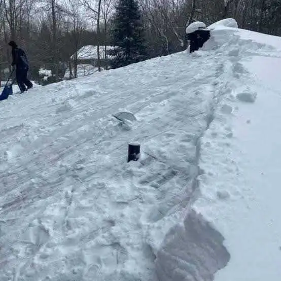 déneigement de toiture et autre