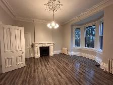 1-Bedroom Apt in Beautiful Heritage Edwardian House w/ Parking - Photo 6