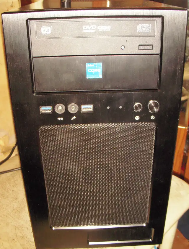 12thGen 4.6 GHz i5 6x Core 32Gigs DDR4 M.2SSD GTX1650