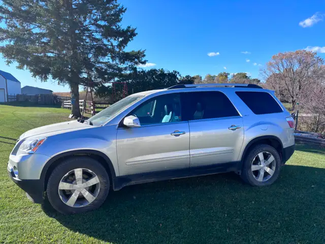 2011 Silver GMC Acadia. SLT AWD.