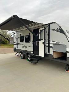 2012 Sling Shot 23’ Travel Trailer by CrossRoads - Photo 3
