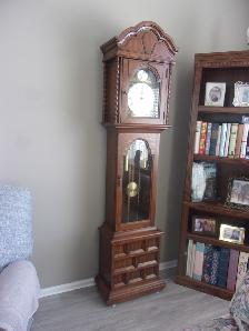 Antique Grandfathers Clock - Photo 3