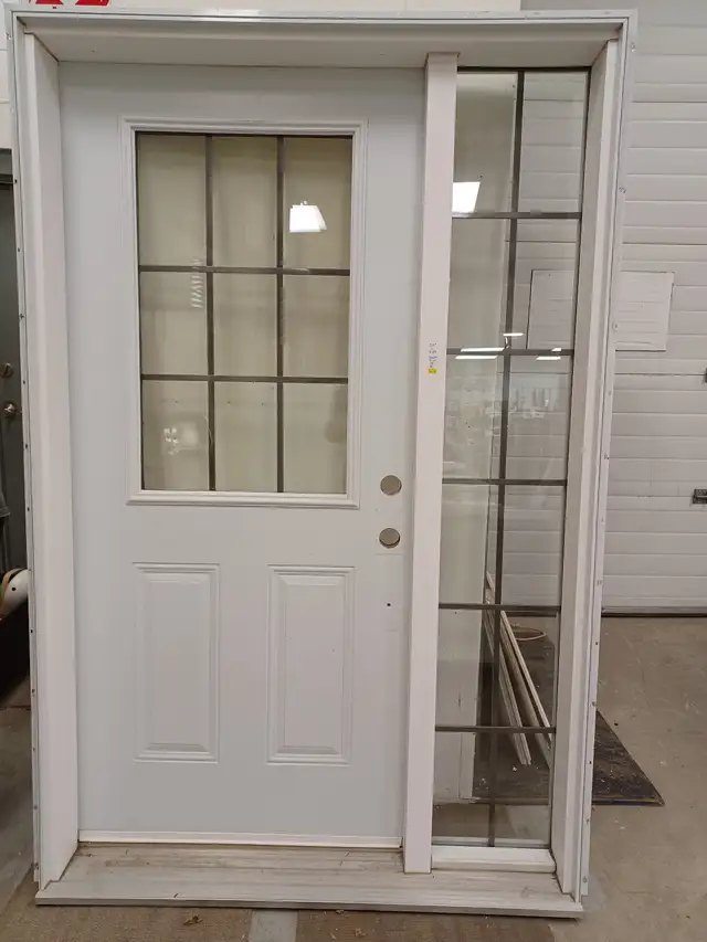 Prehung Entry Door With Side Lite