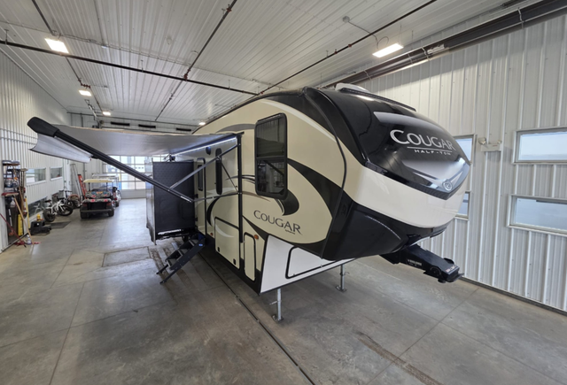 2019 KEYSTONE COUGAR 29RKS FIFTH WHEEL — $47,988