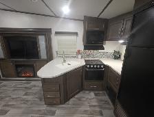 2019 KEYSTONE COUGAR 29RKS FIFTH WHEEL — $47,988 - Photo 8