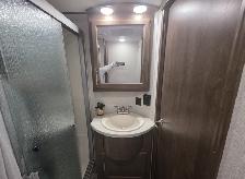 2019 KEYSTONE COUGAR 29RKS FIFTH WHEEL — $47,988 - Photo 11