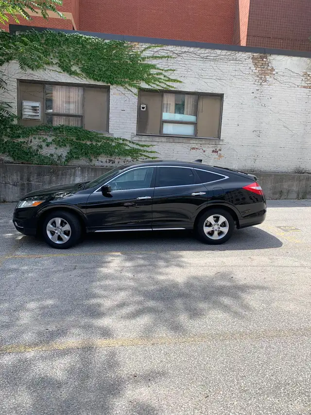 2013 Honda Crosstour EX-L 2.4L | 201,000 km | Winter Tires