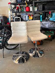 Bar stool