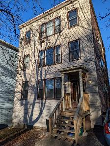 37 Victoria St #1 - 3BR North, Main Floor, Spacious, Deck, Yard