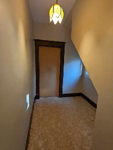 37 Victoria St #1 - 3BR North, Main Floor, Spacious, Deck, Yard - Photo 2