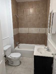 37 Victoria St #1 - 3BR North, Main Floor, Spacious, Deck, Yard - Photo 10
