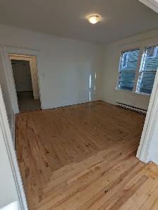 37 Victoria St #1 - 3BR North, Main Floor, Spacious, Deck, Yard - Photo 14