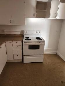 2 Bed with 1 Mo. Free Rent   extra $100 off for Seniors! - Photo 3