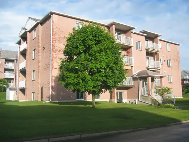 4 1/2 PRÈS DU CARREFOUR