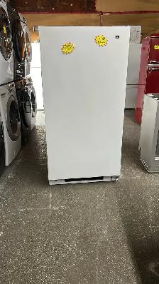 Upright Freezer - Photo 4
