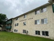 RENOVATED 1-Bedroom Apartment - SMALL PET FRIENDLY!