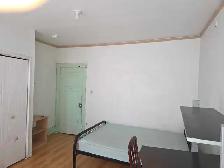 Furnished room for rent in NDG - Photo 3