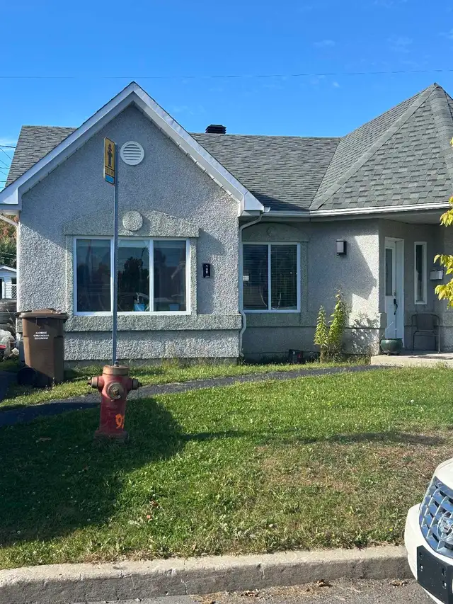 Maison / Semi-detaché / Plein pied