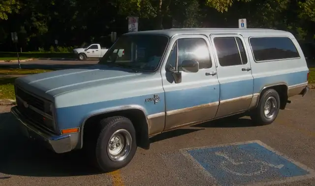 Low mileage Alberta square Chevy 1984 Suburban .... a beauty