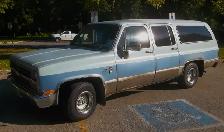 Low mileage Alberta square Chevy 1984 Suburban .... a beauty