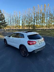 2017 Mercedes GLA250 Loaded, like new - Photo 2