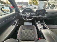 2024 Nissan Pathfinder SV 4WD - Photo 14