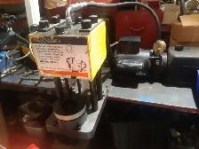 Hydraulic hose crimpers