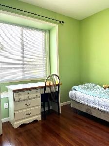 Private room 5-minute walk from Joyce-Collingwood Station ★ Fem