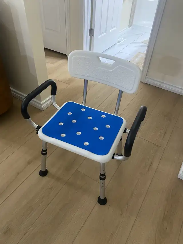 bathtub/shower chair