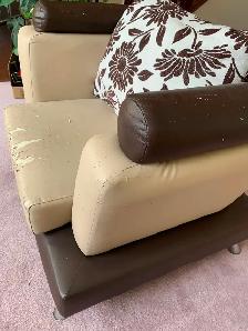 Free Sofa - Photo 4