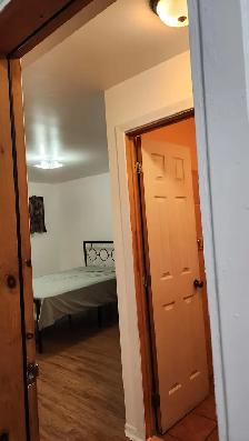 Berri-Uqam-Chambre meublée  bain privé/Furnished Room   en-suite - Photo 6