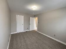Detached House for Rent 3 bedroom, 1.5 washroom, 2 parking - Photo 5