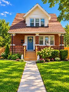 CLEAN, BRIGHT & BEAUTIFULLY FURNISHED 2-BEDROOM UPPER DUPLEX — W - Photo 9