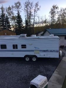 2000 27’ Fleetwood Prowler RV Trailer Northwest Edition - Photo 4