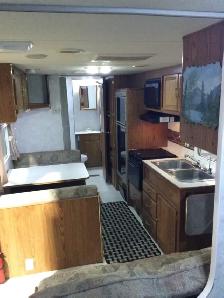 2000 27’ Fleetwood Prowler RV Trailer Northwest Edition - Photo 5